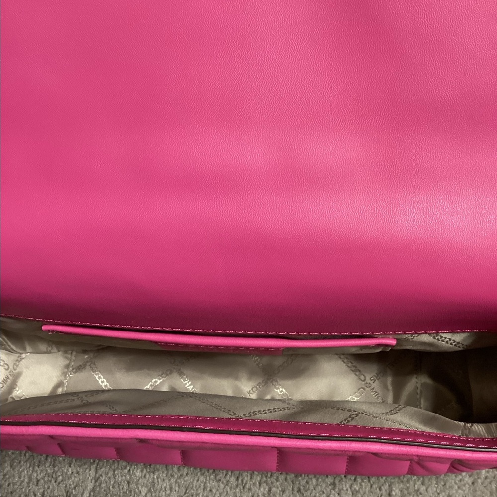 Authentic Michael Kors Bag - Picture 7 of 8
